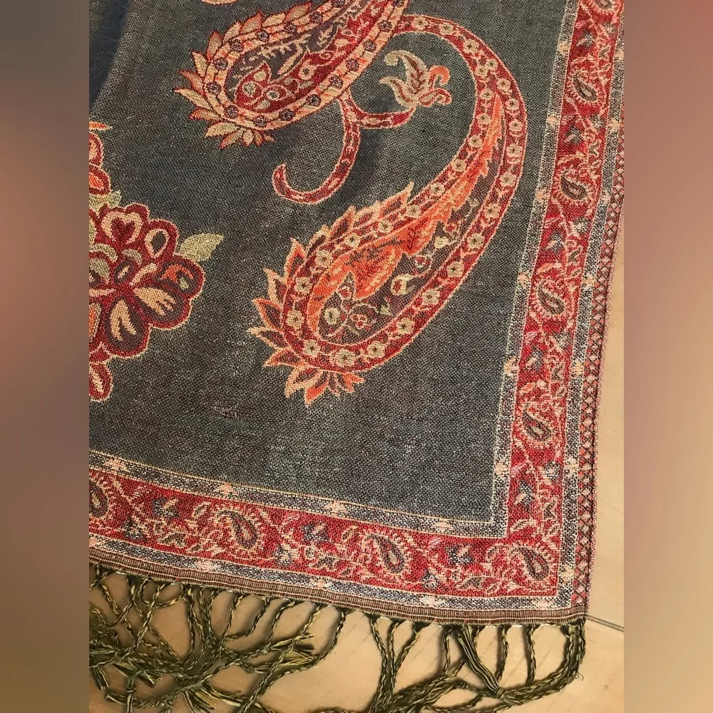 Charming Charlie Indian Inspired Table Runner‎ - 70